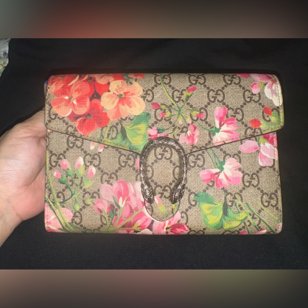 GG Supreme Monogram Blooms Mini Dionysus Chain Wallet Beige Multicolor Dry Rose